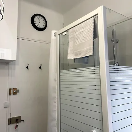 Appartement Studette Moderne Au Calme Pres De La Tour Eiffel